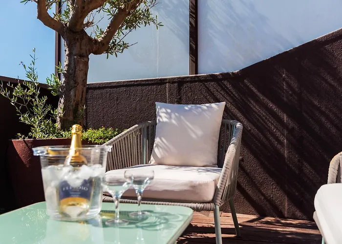 Sunny Loft In Downtown With Private Parking ポルト