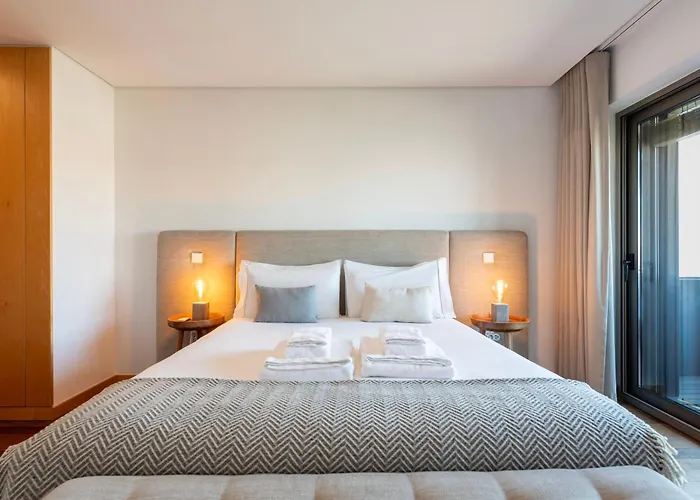 Sunny Loft In Downtown With Private Parking * ポルト