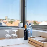Sunny Loft In Downtown With Private Parking *