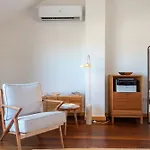 Διαμέρισμα Sunny Loft In Downtown With Private Parking *