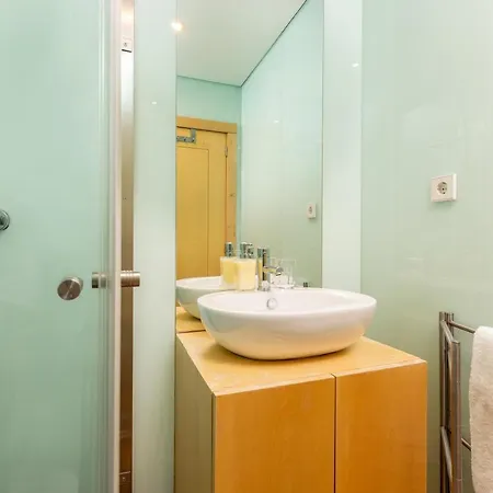 Sunny Loft In Downtown With Private Parking *