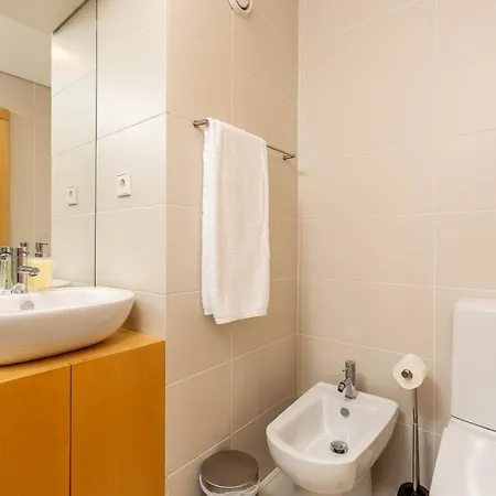 Sunny Loft In Downtown With Private Parking