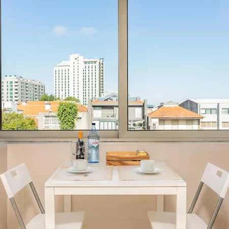 Sunny Loft In Downtown With Private Parking
