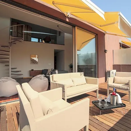 Lägenhet Sunny Loft In Downtown With Private Parking
