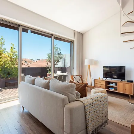 Sunny Loft In Downtown With Private Parking Porto