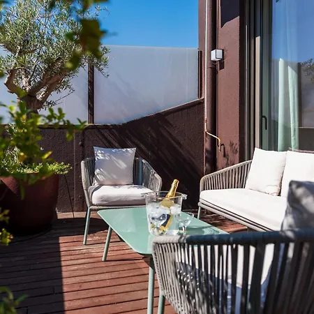 Sunny Loft In Downtown With Private Parking