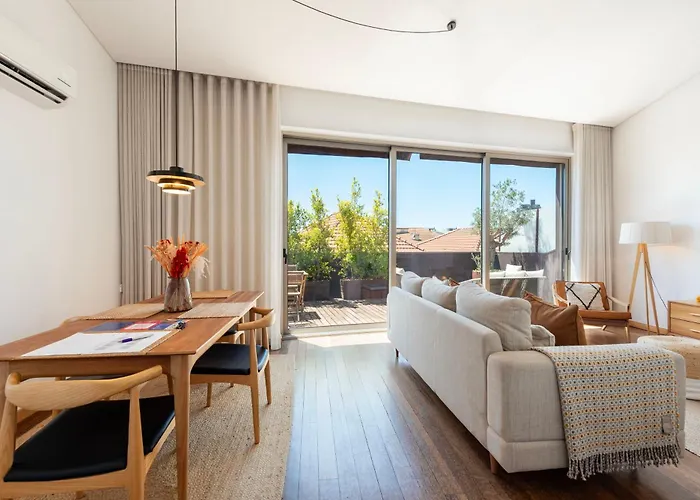 Sunny Loft In Downtown With Private Parking Lägenhet