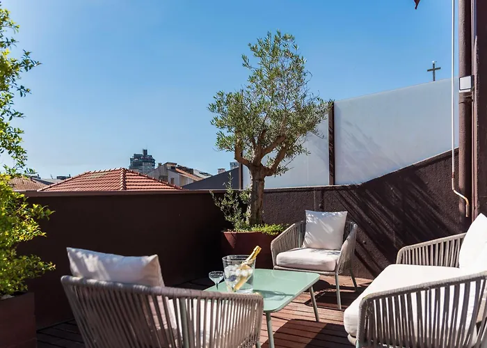 Sunny Loft In Downtown With Private Parking Lejlighed Porto