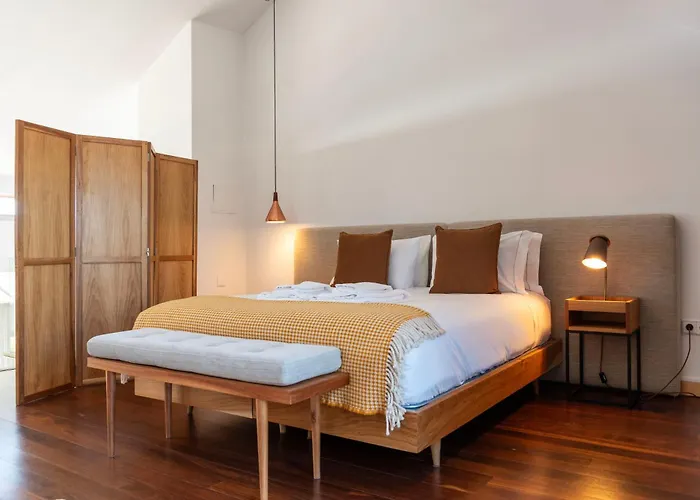 Sunny Loft In Downtown With Private Parking Lägenhet *