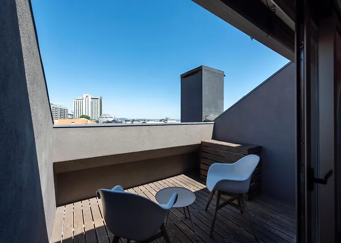 Sunny Loft In Downtown With Private Parking * بورتو