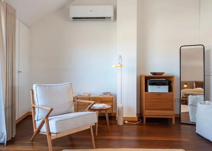 Lägenhet Sunny Loft In Downtown With Private Parking *