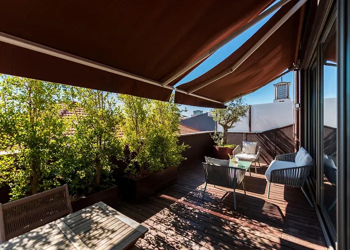 Lägenhet Sunny Loft In Downtown With Private Parking Oporto