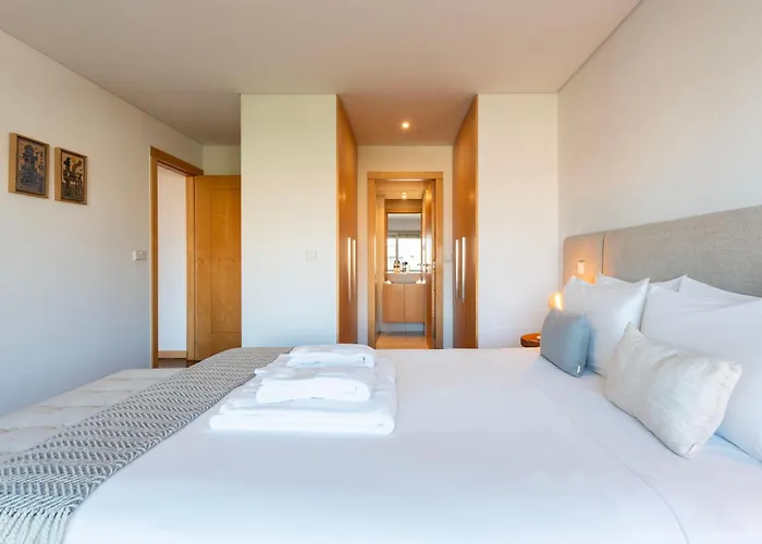 شقة Sunny Loft In Downtown With Private Parking بورتو