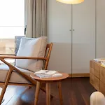 Lägenhet Sunny Loft In Downtown With Private Parking *