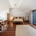 Lägenhet Sunny Loft In Downtown With Private Parking Oporto