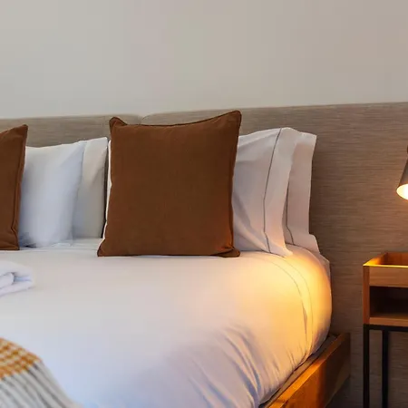 Sunny Loft In Downtown With Private Parking דירה