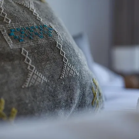 Sunny Loft In Downtown With Private Parking 아파트