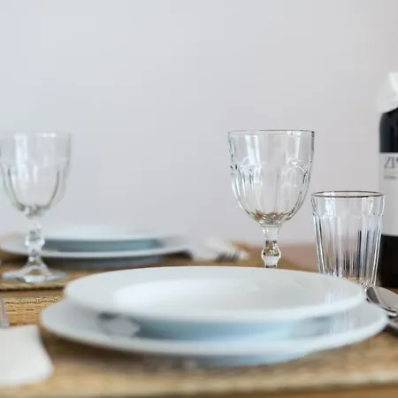 Sunny Loft In Downtown With Private Parking * 포르투