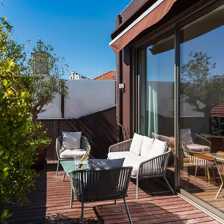 Sunny Loft In Downtown With Private Parking Porto