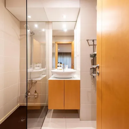Sunny Loft In Downtown With Private Parking Porto